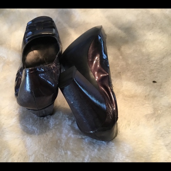 Vince Camuto Steel Gray chunky heel Patent Leather - Picture 3 of 4